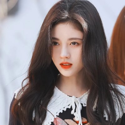 君是慕容卿似花